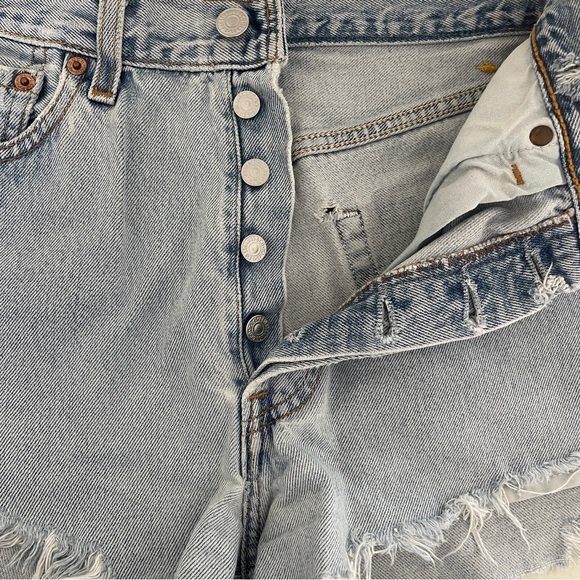 VINTAGE LEVI SHORTS - Picture 4 of 6